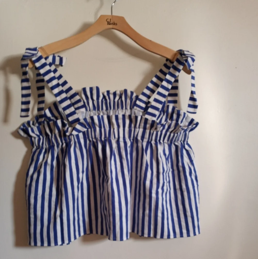 ELOQUII Elements Women's Plus Size  Tie-Shoulder Linen Tank - Picture 3 of 11